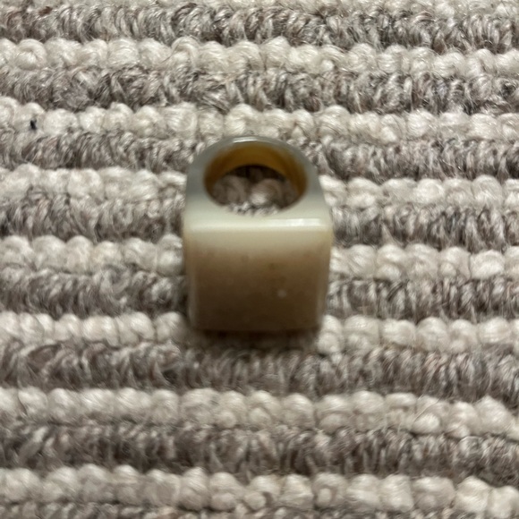 Chunky Beige Stone Ring - Picture 1 of 3